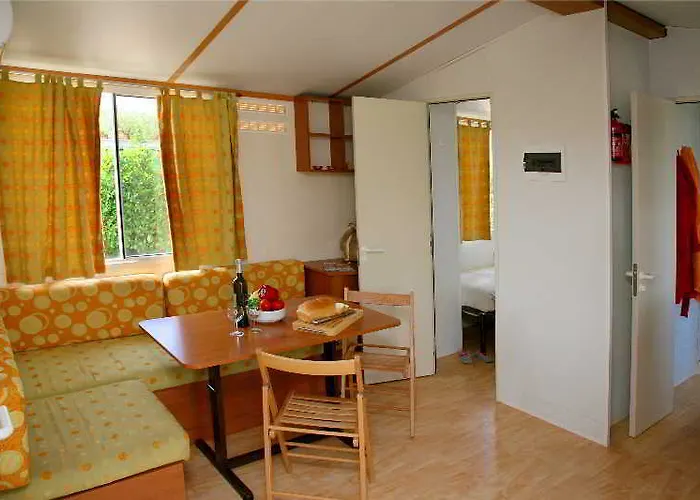 Hotel Camp Dole Zivogosce 2*