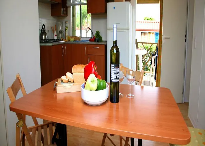 Hotel Camp Dole Zivogosce 2*